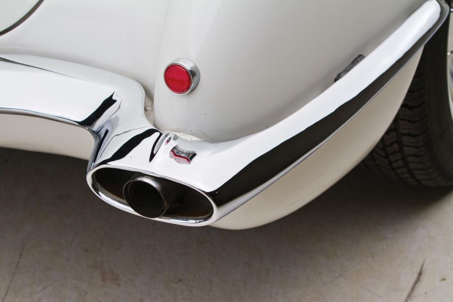  Chevrolet Corvette Roadster 1960 года  (фото 14 из 20)